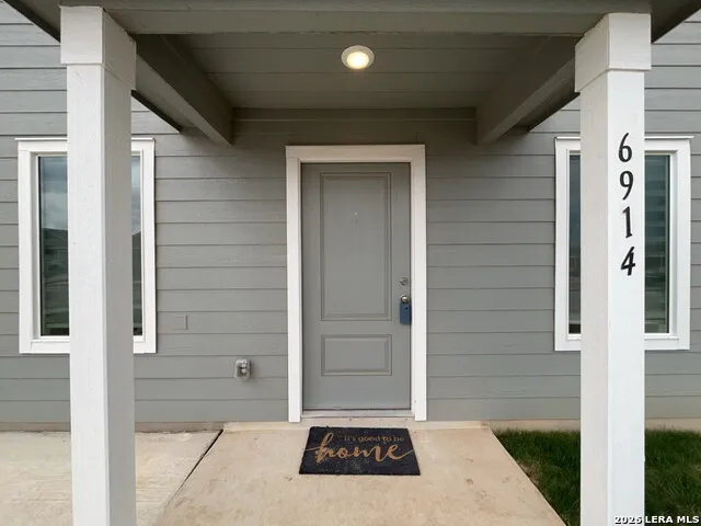6914 Dorato Ridge Elmendorf, TX 78112