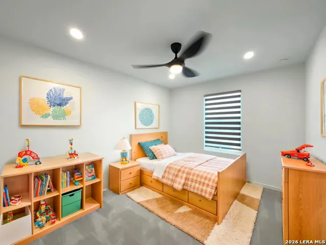 6914 Dorato Ridge Elmendorf, TX 78112