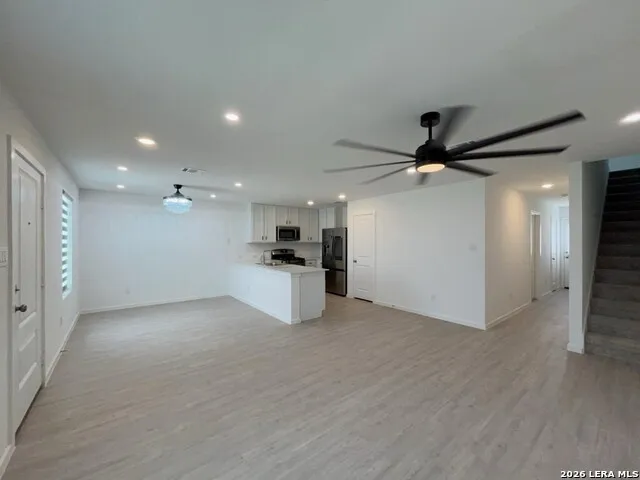 6914 Dorato Ridge Elmendorf, TX 78112