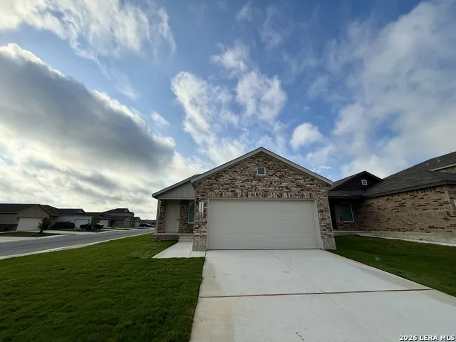 311 MOSCATO RD New Braunfels, TX 78130