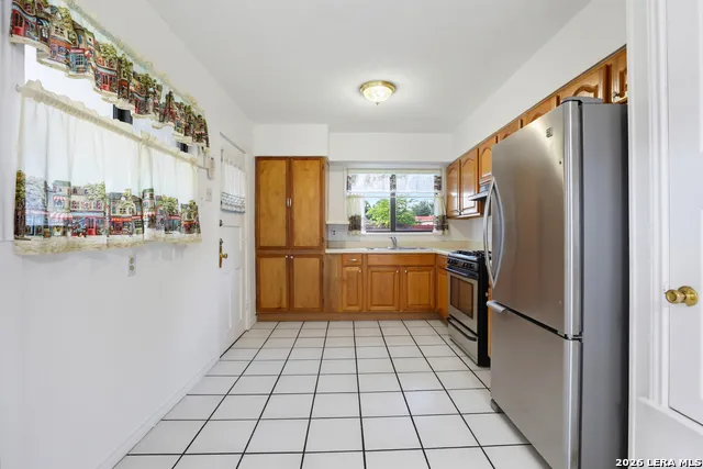 271 WAYSIDE DR San Antonio, TX 78213