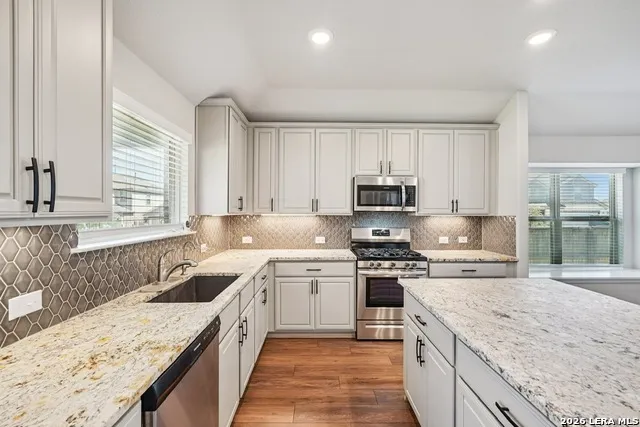 2034 EGRET AVE New Braunfels, TX 78132