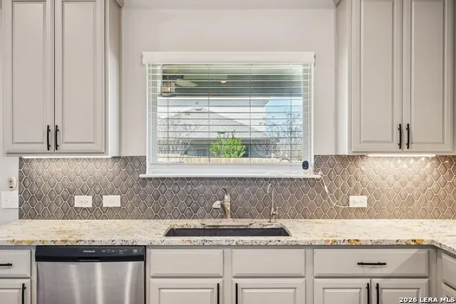 2034 EGRET AVE New Braunfels, TX 78132