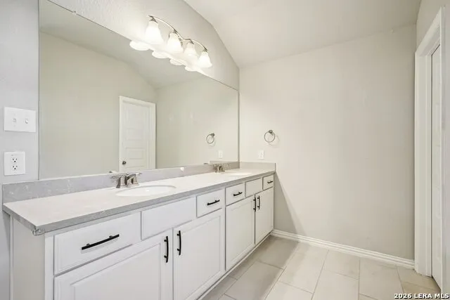 2034 EGRET AVE New Braunfels, TX 78132