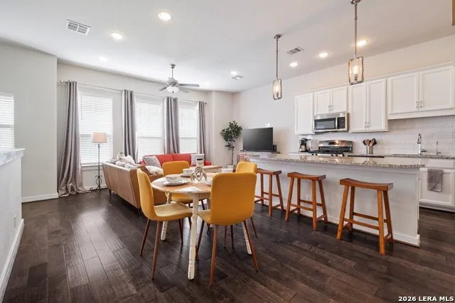 2009 MCCULLOUGH AVE San Antonio, TX 78212