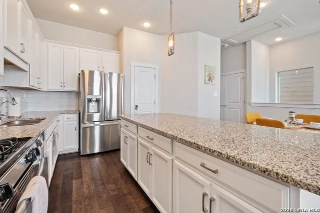 2009 MCCULLOUGH AVE San Antonio, TX 78212