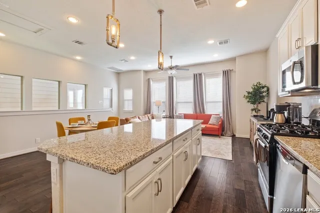 2009 MCCULLOUGH AVE San Antonio, TX 78212