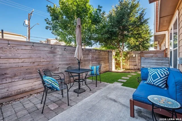 2009 MCCULLOUGH AVE San Antonio, TX 78212