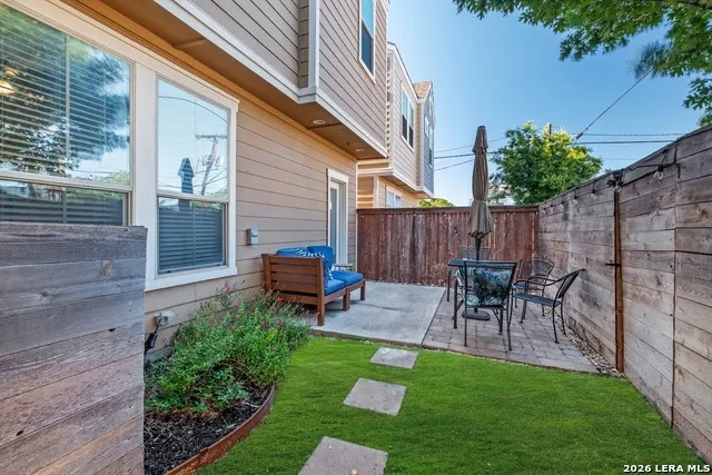 2009 MCCULLOUGH AVE San Antonio, TX 78212