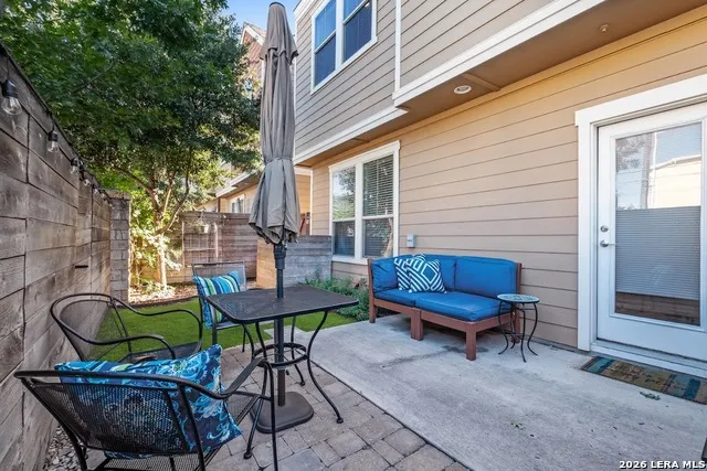 2009 MCCULLOUGH AVE San Antonio, TX 78212
