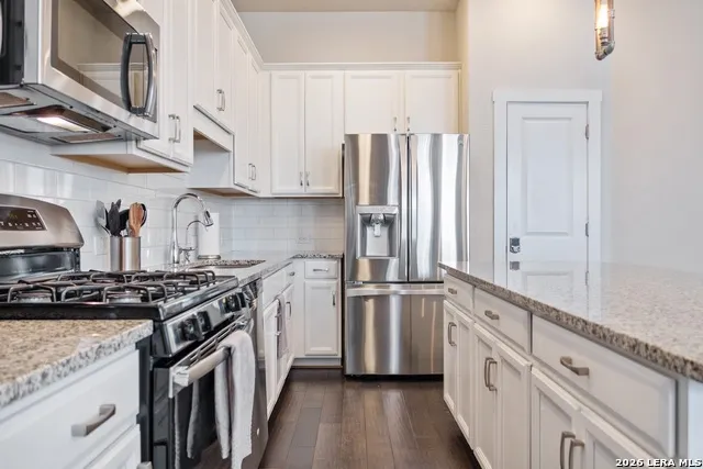 2009 MCCULLOUGH AVE San Antonio, TX 78212