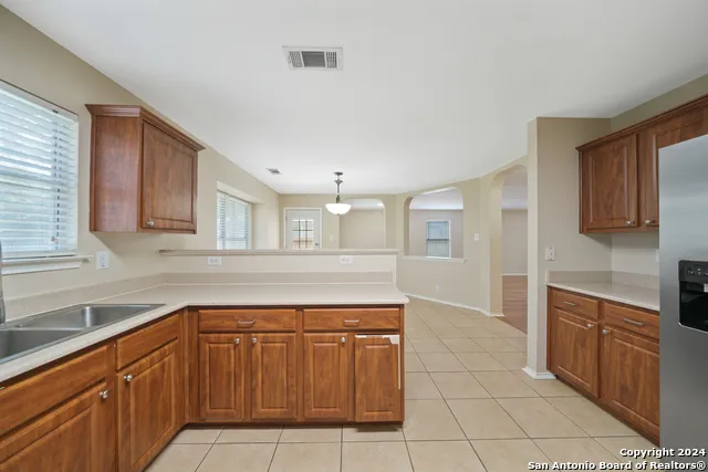 8926 VALHALLA Selma, TX 78154