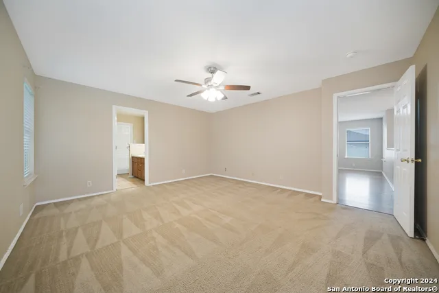 8926 VALHALLA Selma, TX 78154