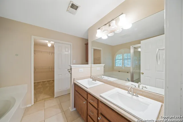 8926 VALHALLA Selma, TX 78154