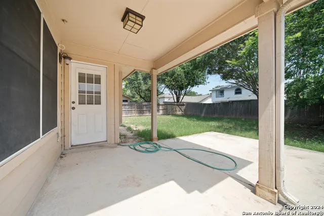 8926 VALHALLA Selma, TX 78154