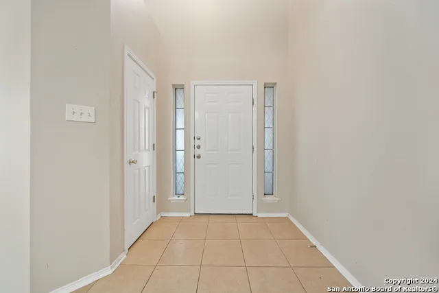 8926 VALHALLA Selma, TX 78154