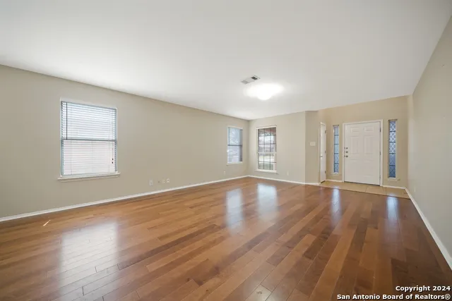 8926 VALHALLA Selma, TX 78154