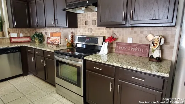 533 THOREAU TRL Schertz, TX 78154
