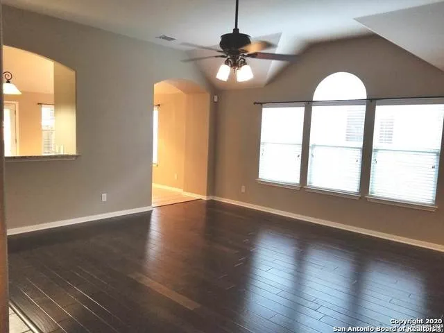 533 THOREAU TRL Schertz, TX 78154