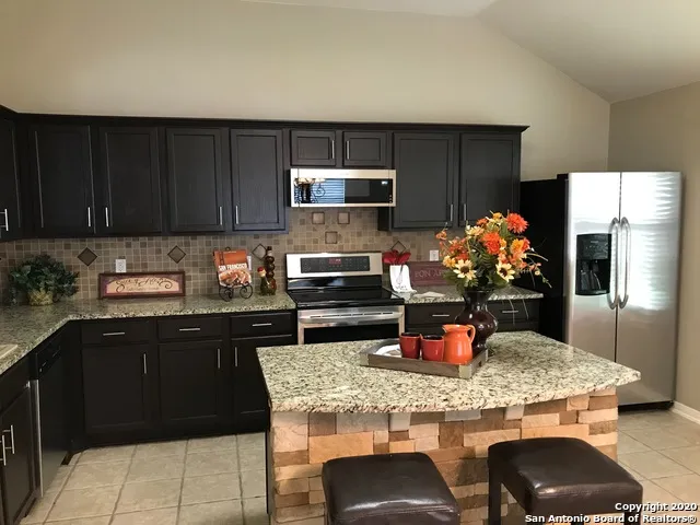 533 THOREAU TRL Schertz, TX 78154