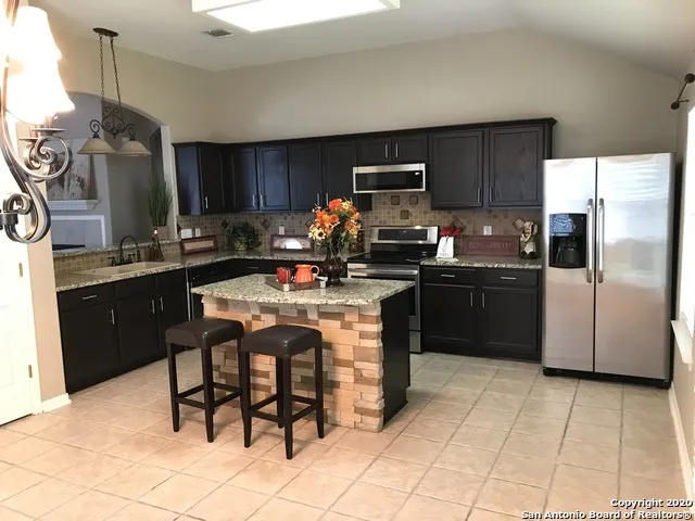 533 THOREAU TRL Schertz, TX 78154