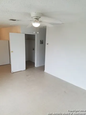 3143 La Violeta St San Antonio, TX 78211