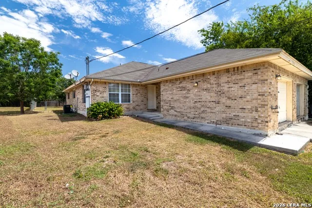 2740 MAPLE TREE RD New Braunfels, TX 78130