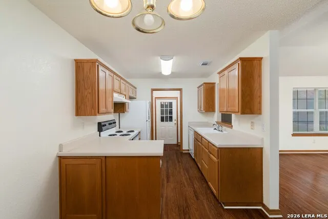 2740 MAPLE TREE RD New Braunfels, TX 78130