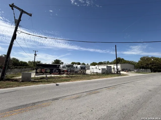 5540 DIETRICH RD San Antonio, TX 78219