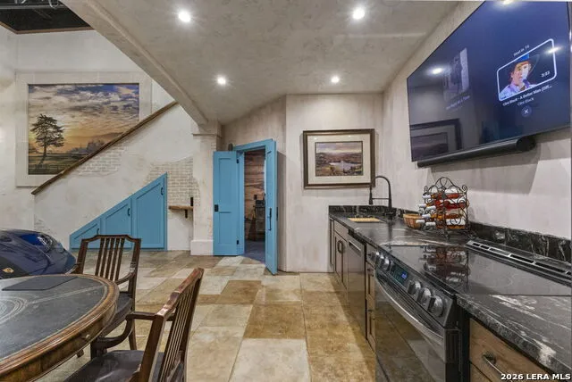 7231 STONEWALL ## 6109 San Antonio, TX 78256