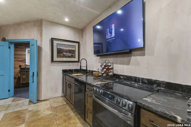 7231 STONEWALL ## 6109 San Antonio, TX 78256