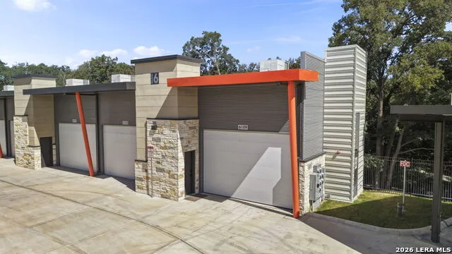 7231 STONEWALL ## 6109 San Antonio, TX 78256