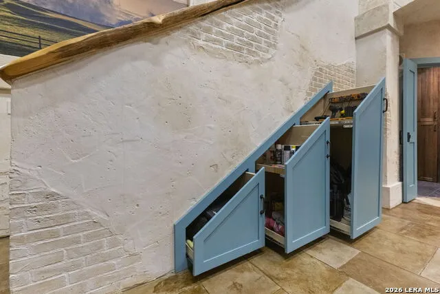 7231 STONEWALL ## 6109 San Antonio, TX 78256