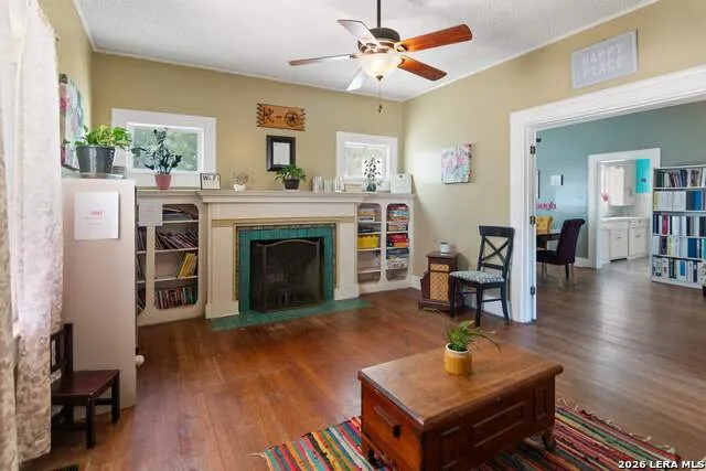 1016 Main #1 Kerrville, TX 78028