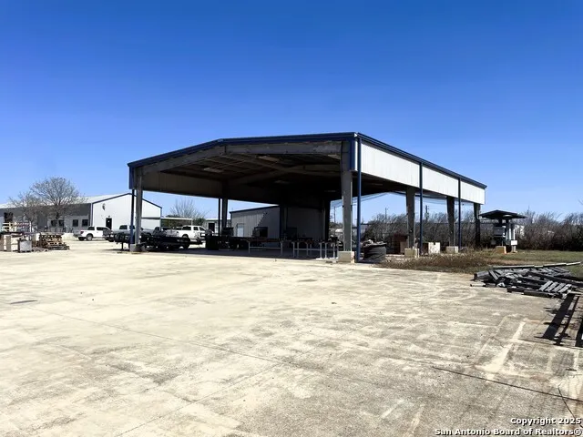 210 Cherry Pearsall, TX 78061