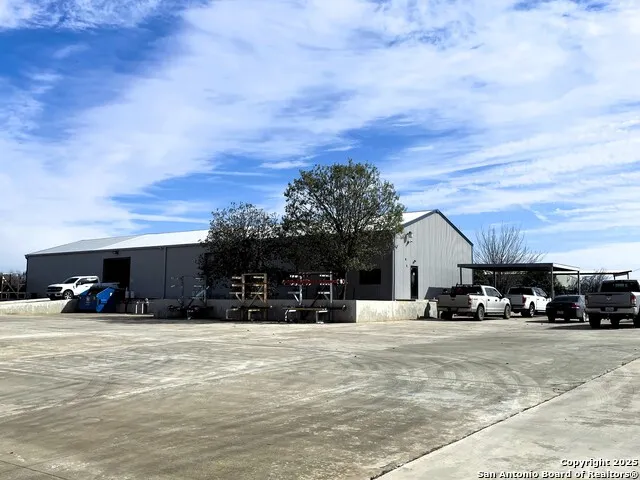 210 Cherry Pearsall, TX 78061