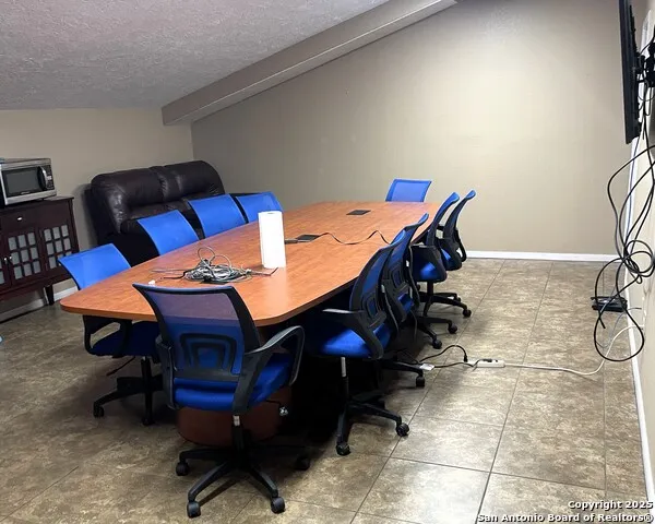 210 Cherry Pearsall, TX 78061