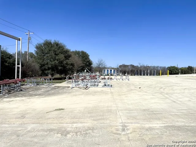 210 Cherry Pearsall, TX 78061