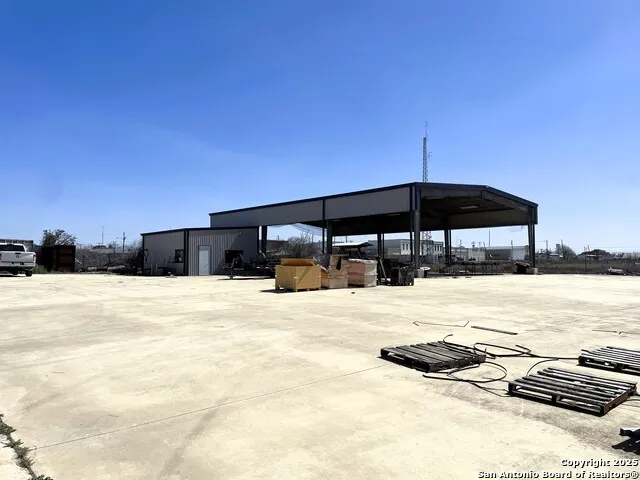 210 Cherry Pearsall, TX 78061