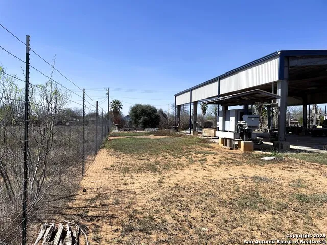 210 Cherry Pearsall, TX 78061