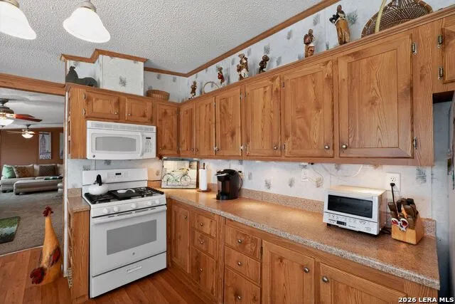 1721 LAKESHORE DR N Bandera, TX 78003