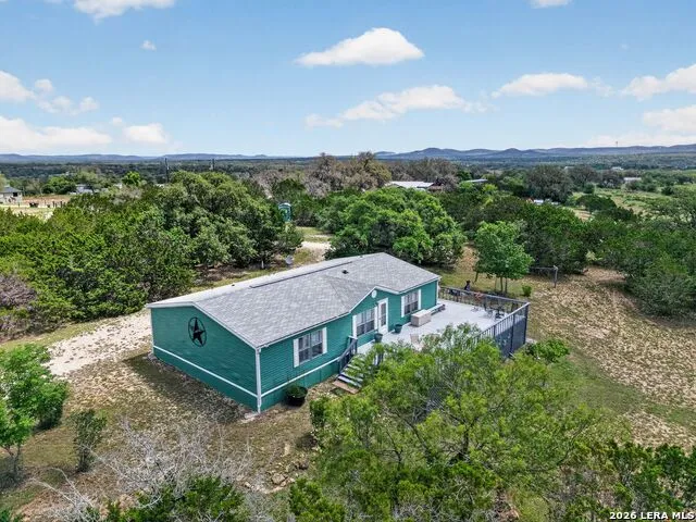 1721 LAKESHORE DR N Bandera, TX 78003