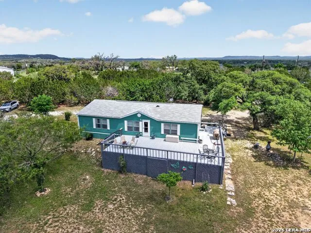 1721 LAKESHORE DR N Bandera, TX 78003