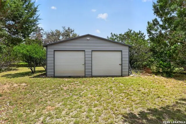 1721 LAKESHORE DR N Bandera, TX 78003