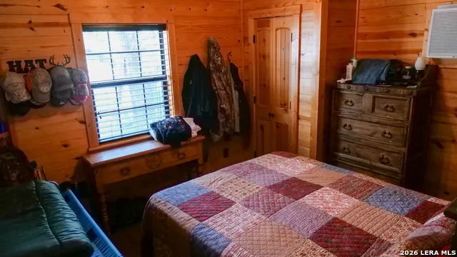 128 Salyer Rd George West, TX 78022