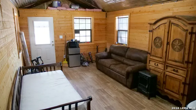 128 Salyer Rd George West, TX 78022