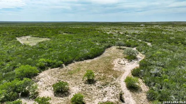 128 Salyer Rd George West, TX 78022