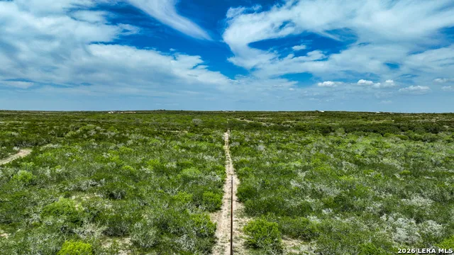 128 Salyer Rd George West, TX 78022
