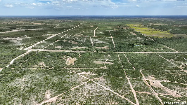 128 Salyer Rd George West, TX 78022