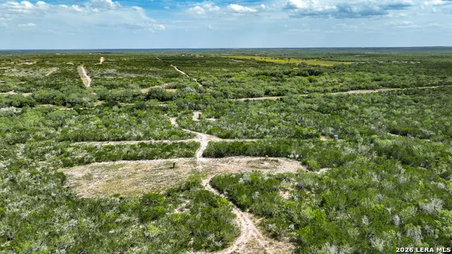 128 Salyer Rd George West, TX 78022